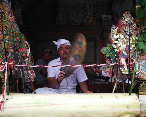 El Teatro De Las Sombras Wayang